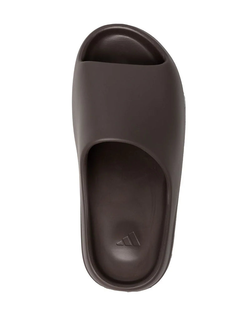 Chinelo Adidas Yeezy Slides 'Soot' 2021
